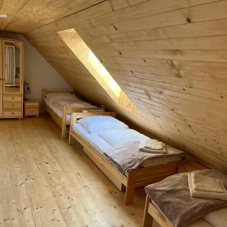 V Prirode 度假居 Pliešovce